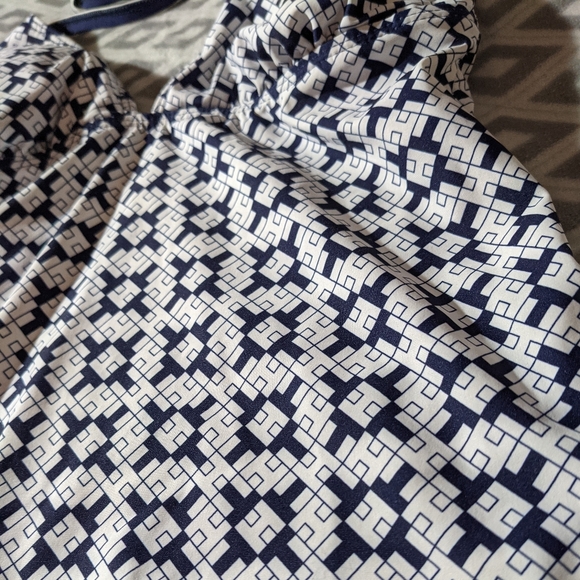 Tommy Hilfiger Tankini top size 8 halter tie neck navy and white geometric - Picture 7 of 7